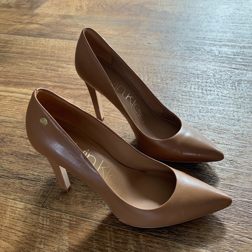 Calvin Klein Pumps (7.5)
